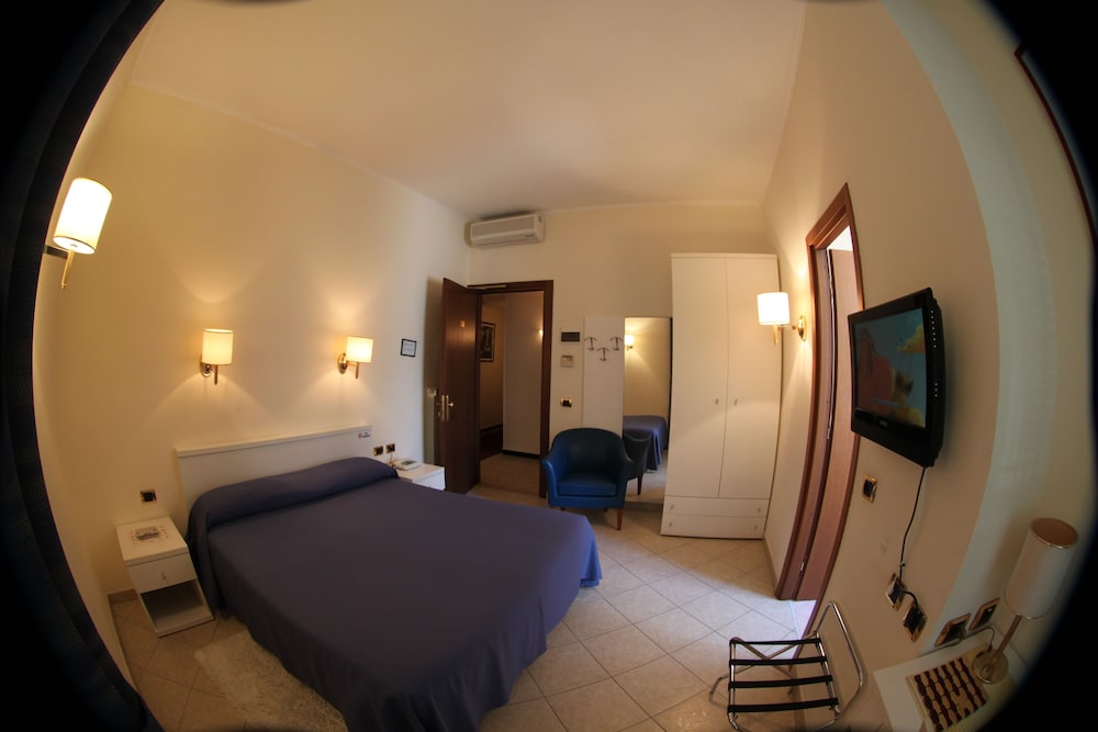 Standard Single Room photo 2