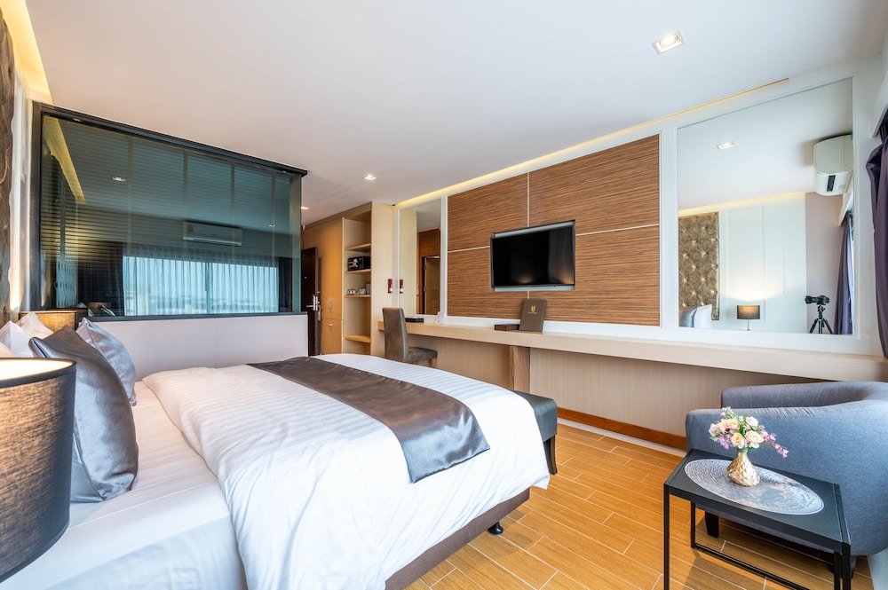 Deluxe Double Room, 1 Bedroom, Non Smoking, Ensuite - Photo 1