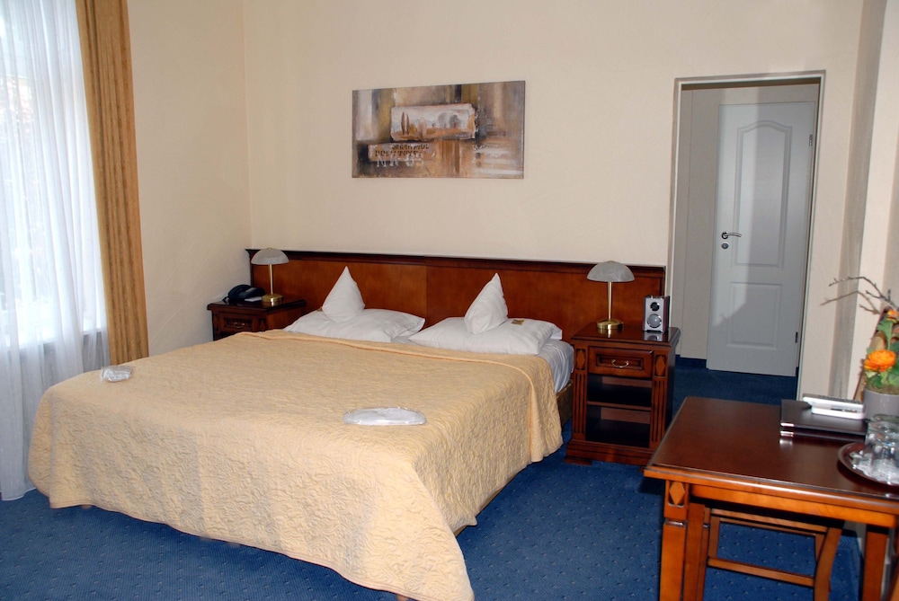 Double Room - Photo 14