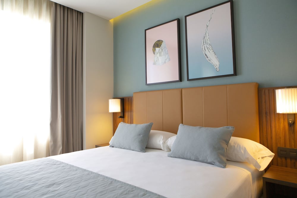 Deluxe Room (Family)