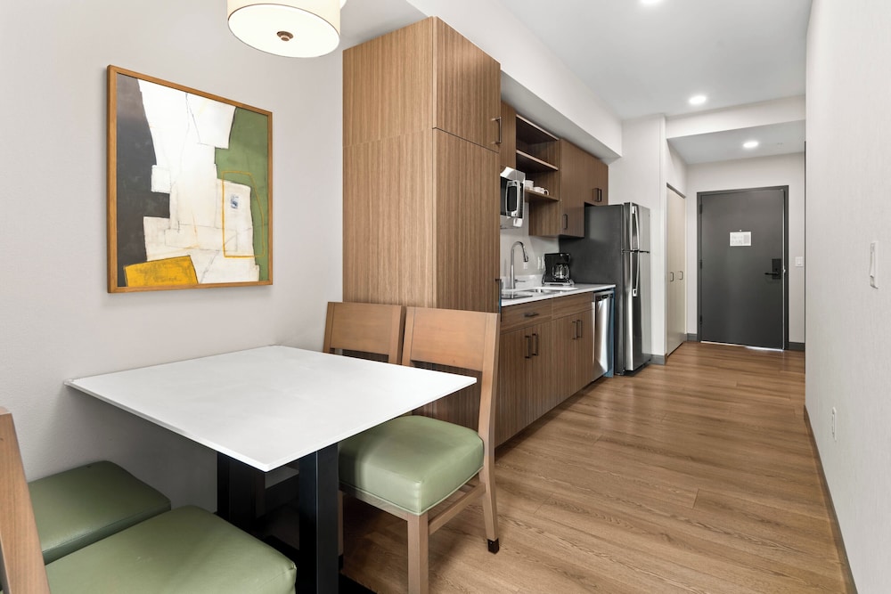 Family Suite, Multiple Beds, Kitchenette, Ground Floor photo 3