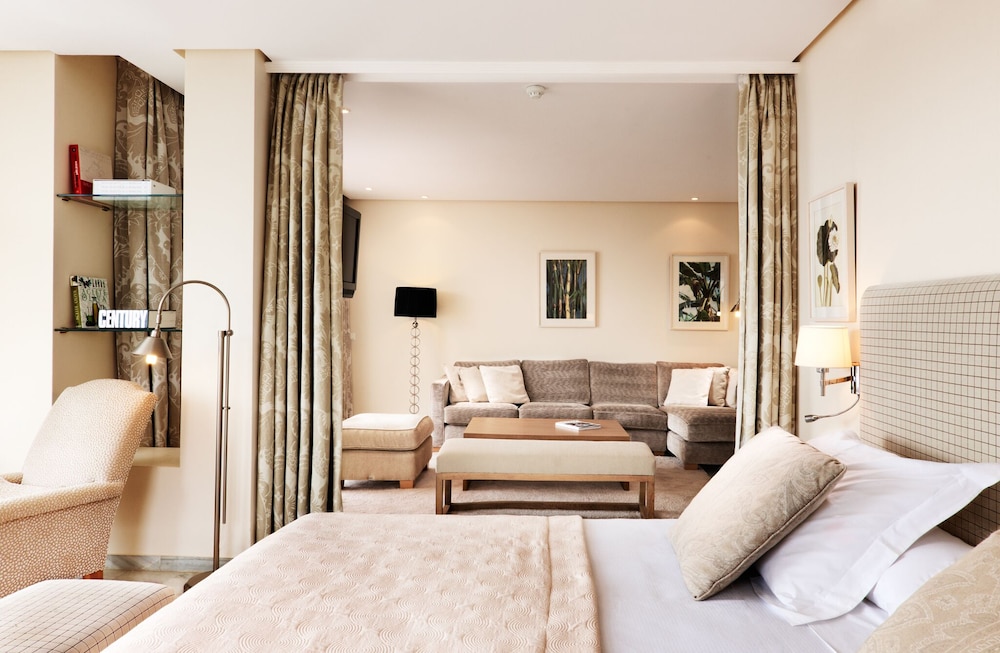 Mediterranean Two Bedroom Suite (Non Smoking) photo 2