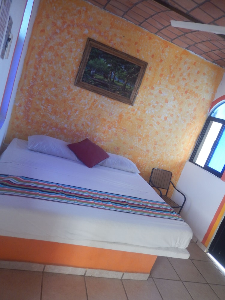 Basic Room, 1 Bedroom, Private Bathroom, Pool View photo 3