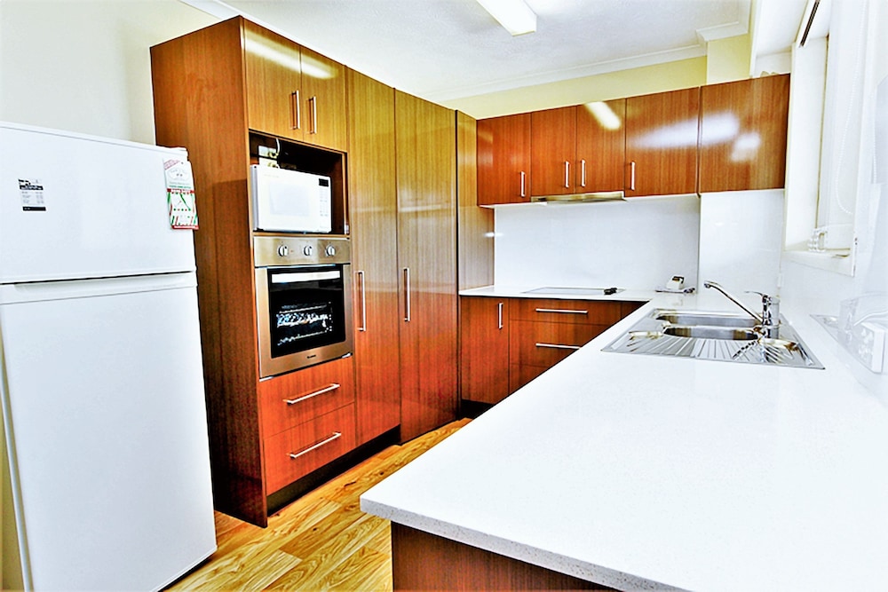 Standard Apartment, 2 Bedrooms, Pool View photo 3