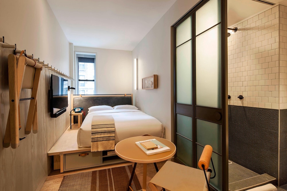 Room, 1 Double Bed (Mobility Accessible, Tub)