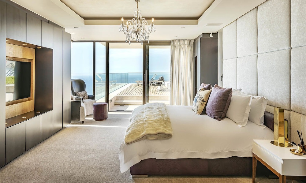 Suite (Lunar)