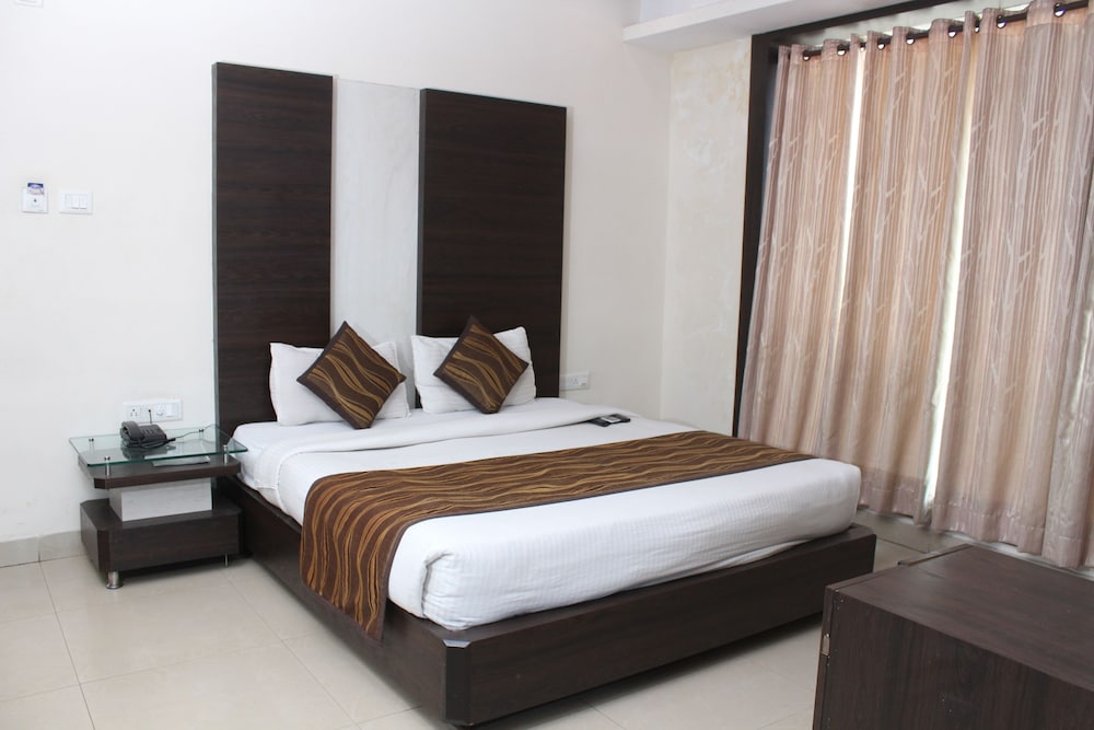 Superior Double or Twin Room, 1 King Bed, Accessible, Smoking photo 3