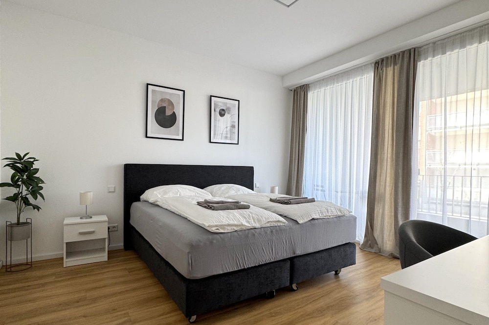 Premium Apartment, 1 Queen Bed with Sofa bed, Balcony photo 1