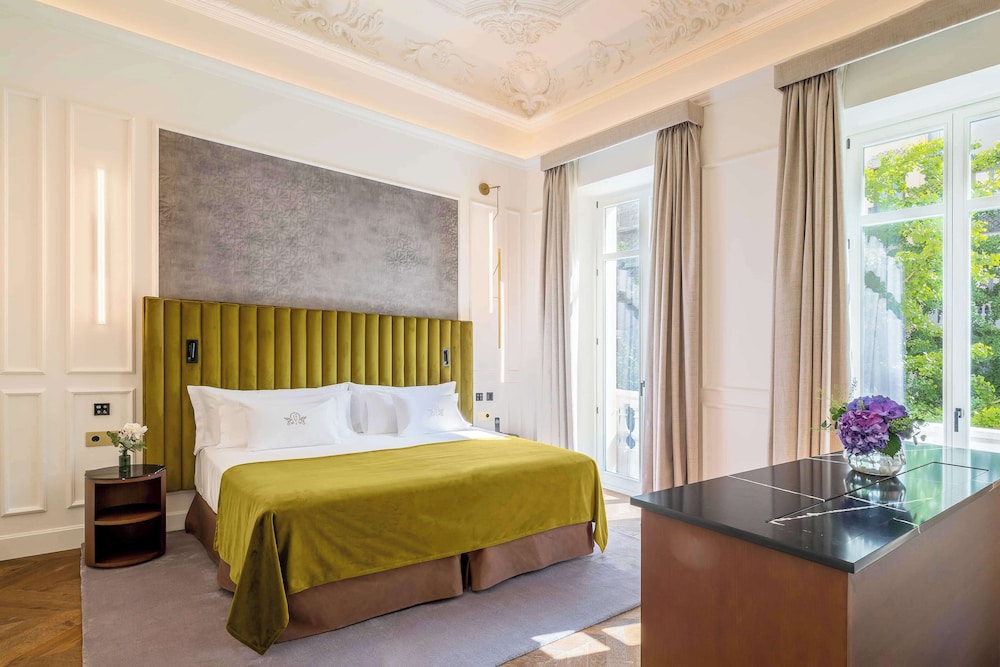 Junior Suite (Alhambra) Junior Suite (Alhambra)
