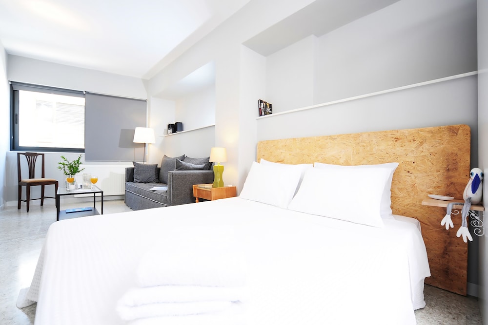 City Apartment (Hello Yellow! #07) photo 2
