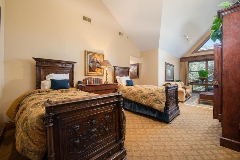 Superior Penthouse, Multiple Beds, Mountain View (Four Bedroom Penthouse Residence) - Photo 1