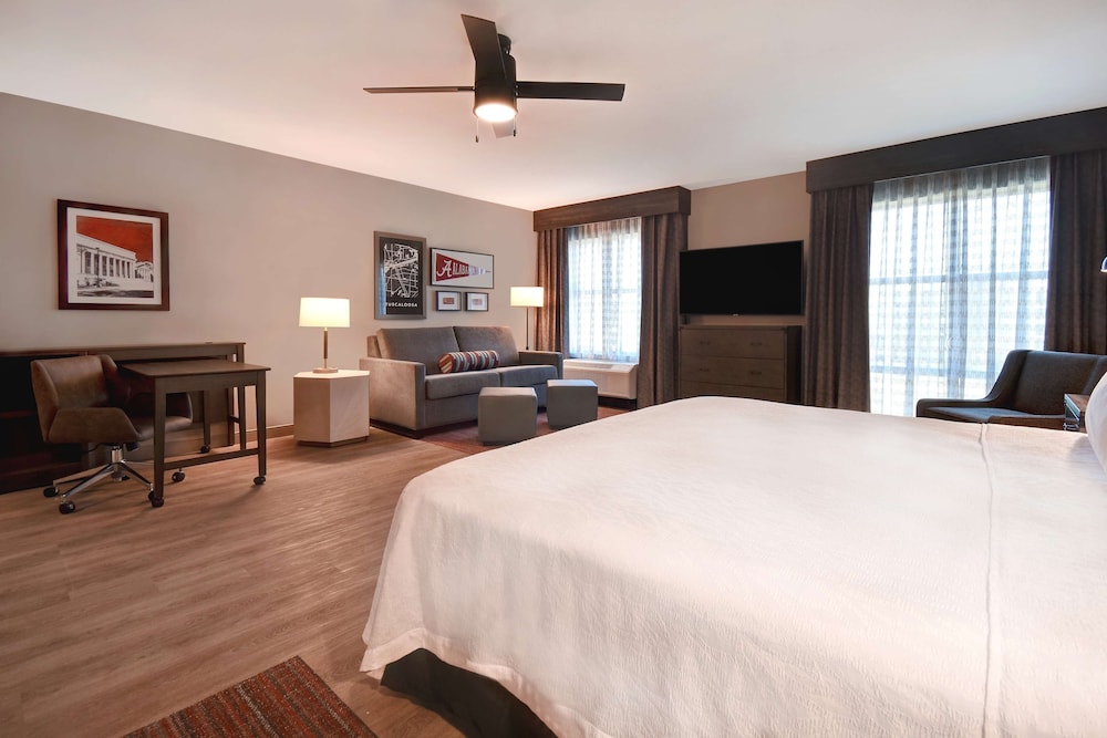 Studio, 1 King Bed, Accessible, Non Smoking (Roll-In Shower)