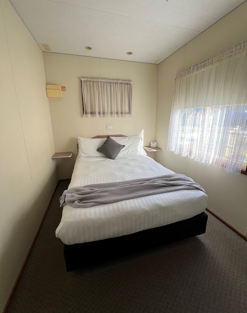Deluxe Cabin, Pets Not Allowed photo 1