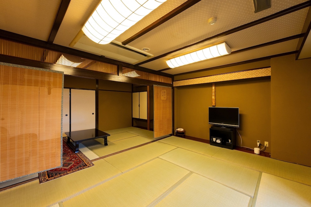 Japanese Room with Toilet and Bath (10+8 Tatami Mats for 6 People), Non Smoking photo 3