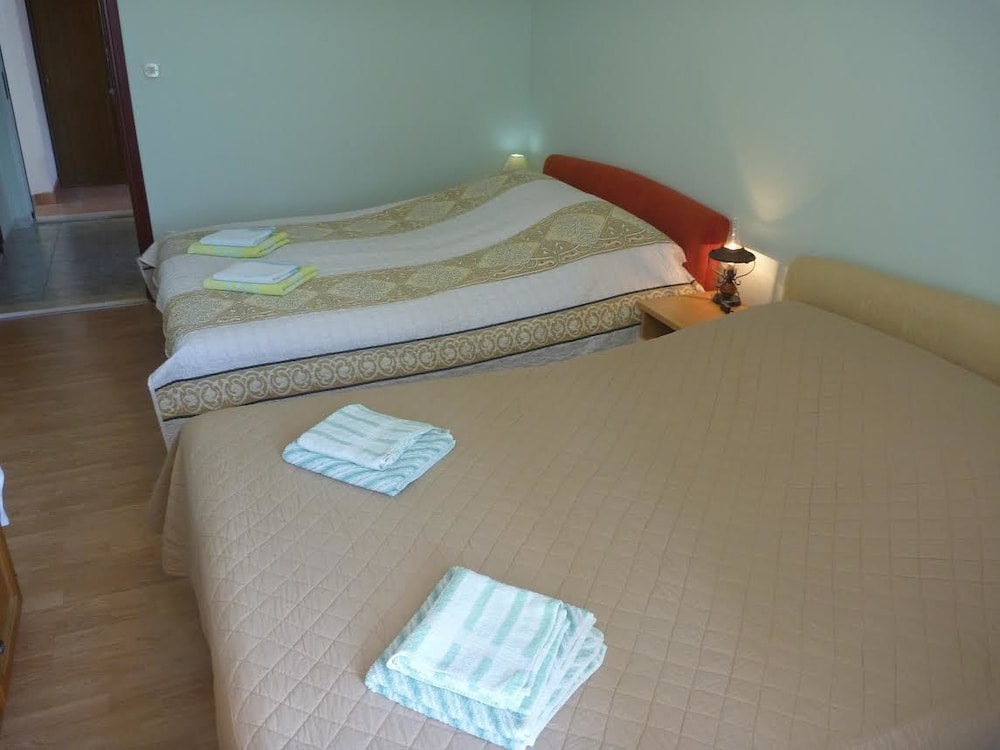 Apartment, Multiple Beds