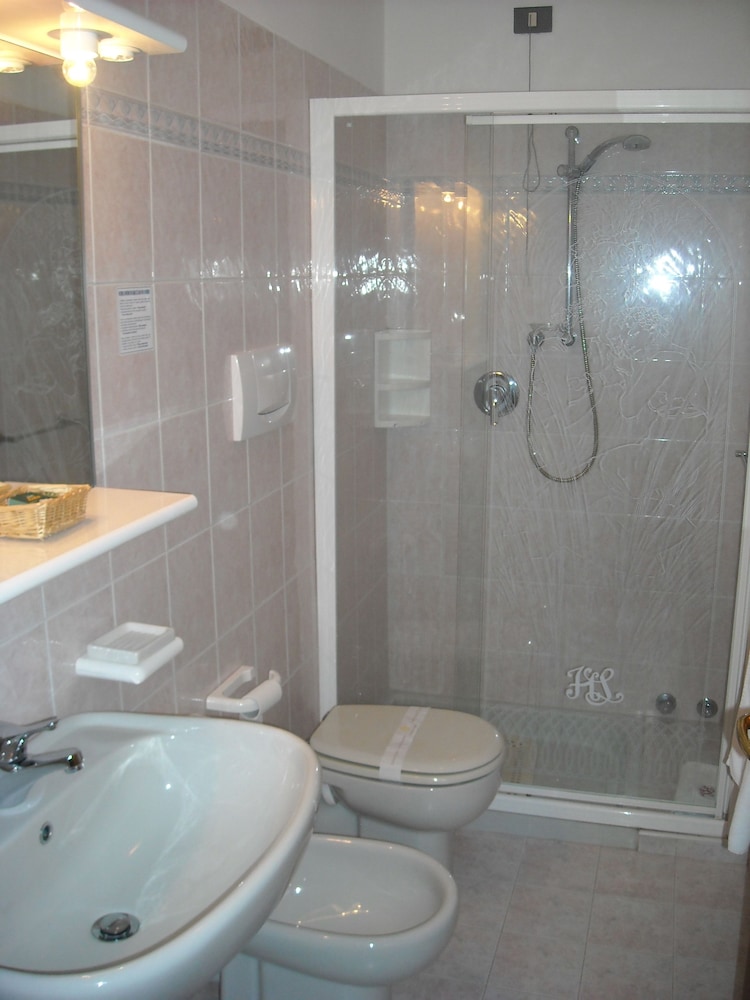 Double Room, Lake View - Photo 3
