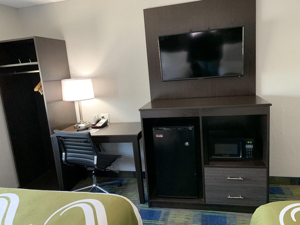 Suite, 1 King Bed with Sofa bed, Non Smoking - Photo 3