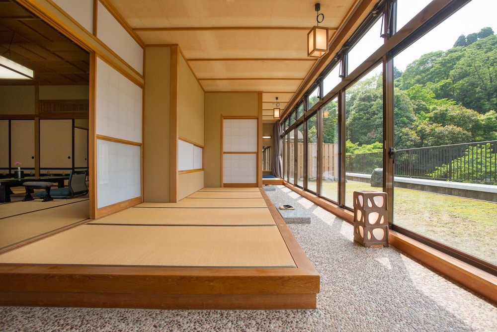 Traditional Room (Japanese-Suite) photo 3