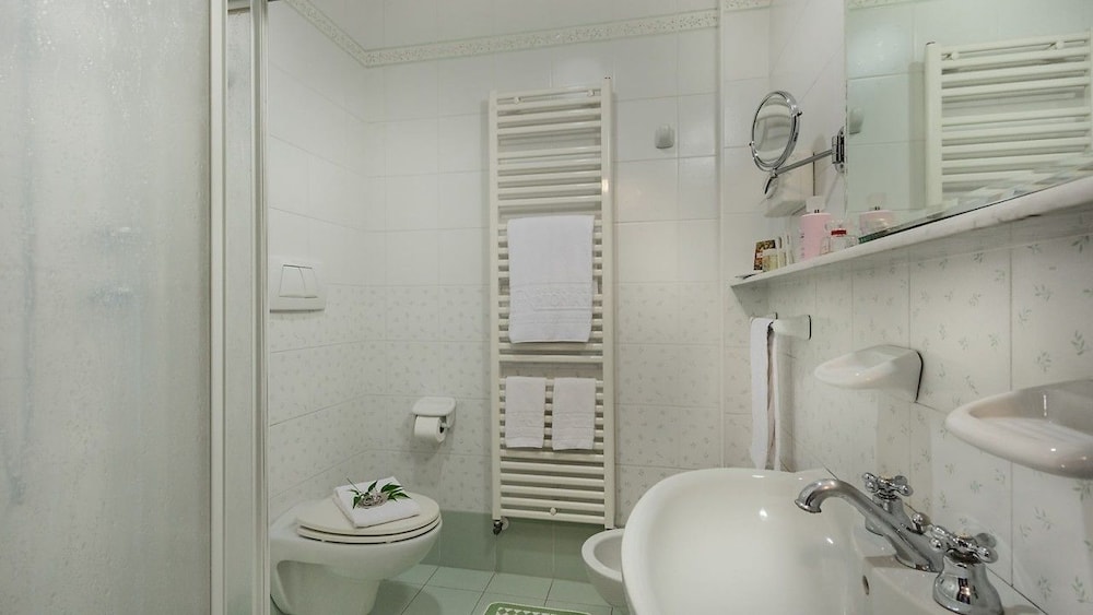 Comfort Double or Twin Room photo 3