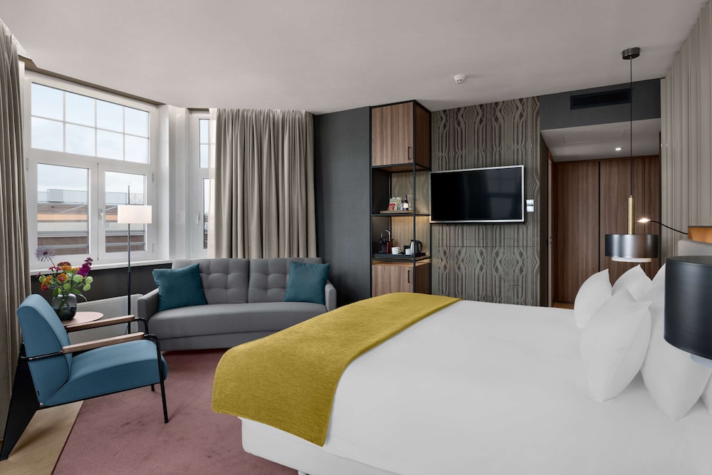 Junior Suite (View, Extra Bed 3 Adults)
