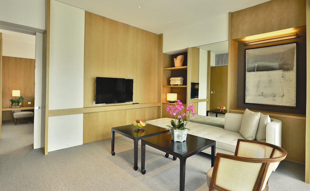 Grand Deluxe Suite King photo 2