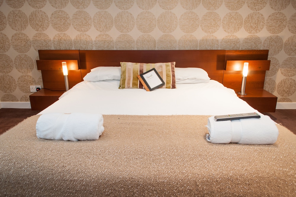 Family Double Room, 1 King Bed with Sofa bed photo 3