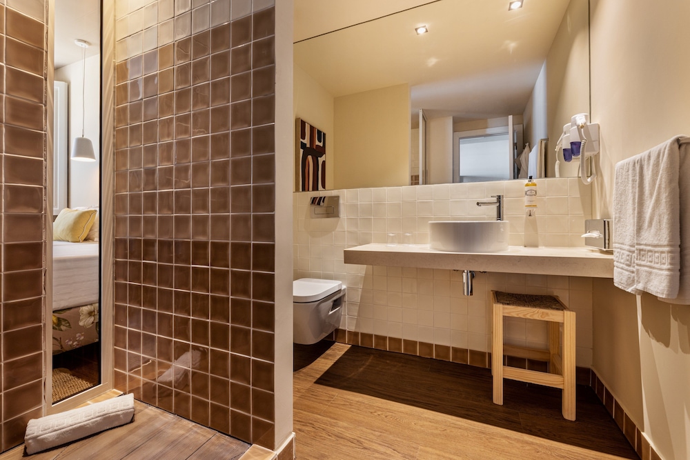Family Triple Room (Superior) - Photo 4