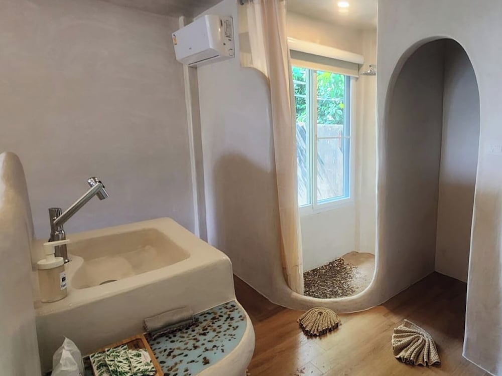 Luxe Suite with Plunge Pool and Seaview - Photo 25