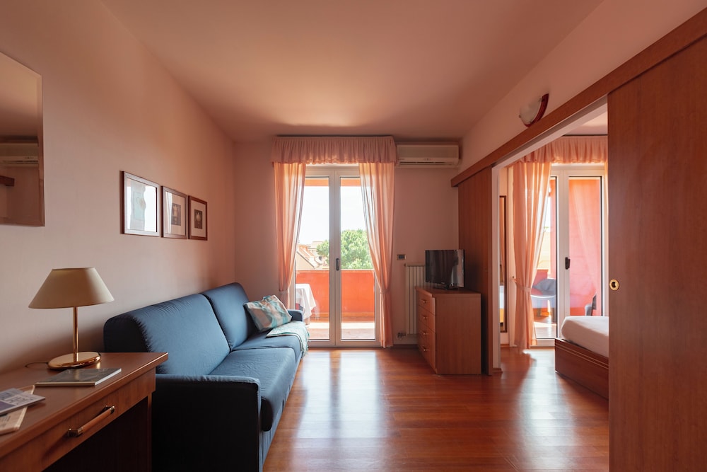 Classic Room, 1 Bedroom - Photo 4