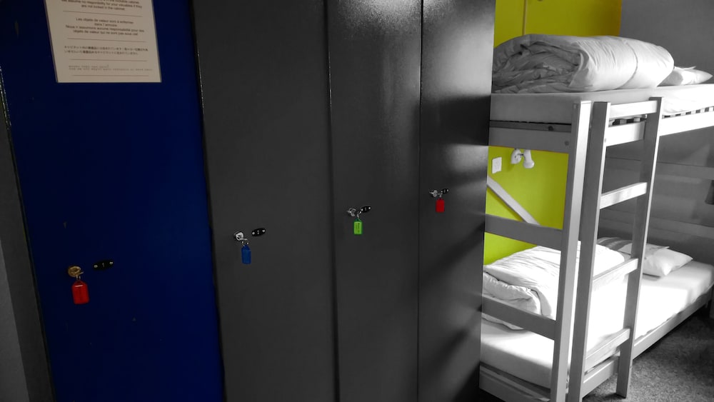 Shared Dormitory for 6 People, Shared Bathroom photo 3
