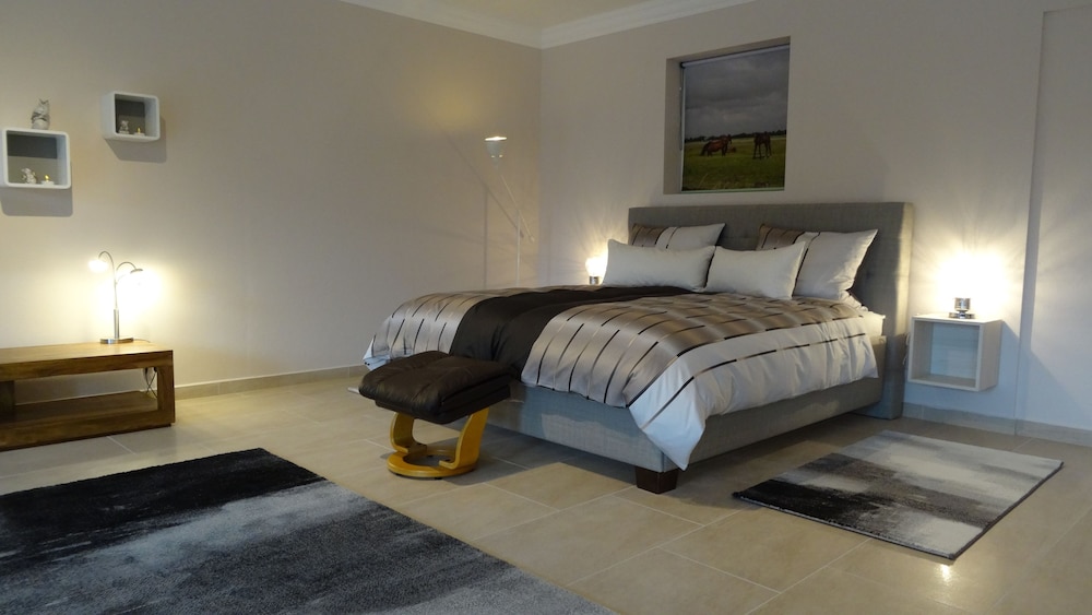 Comfort Suite, 2 Queen Beds, Non Smoking, Courtyard View photo 2