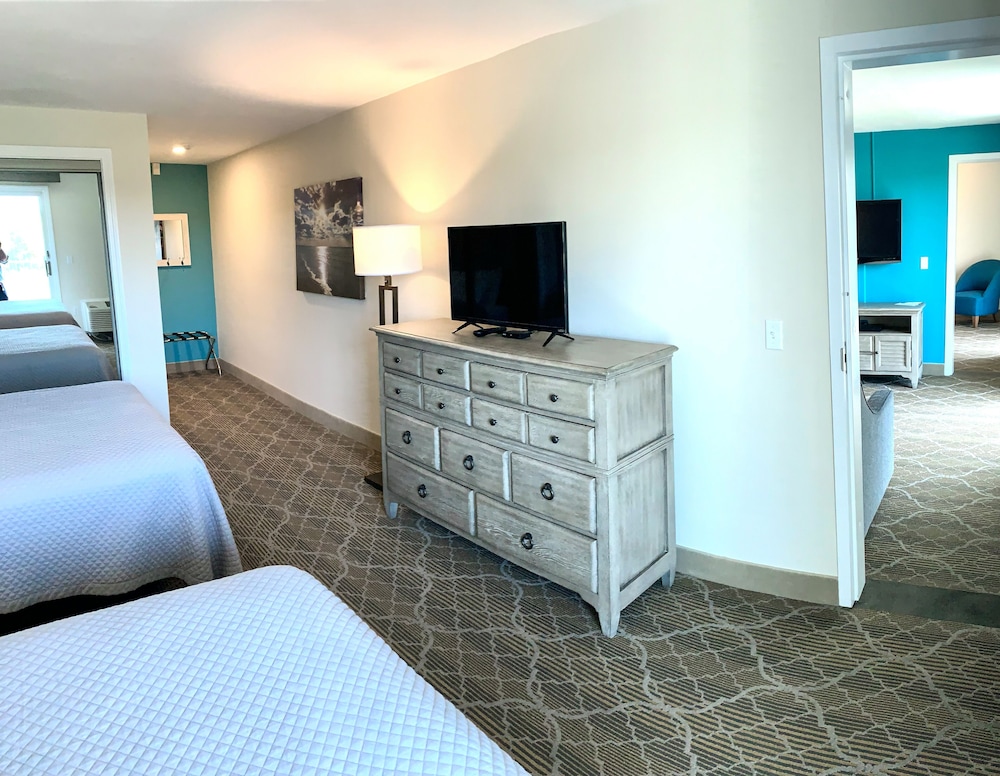 Room, 2 Bedrooms, 2 Bathrooms photo 3