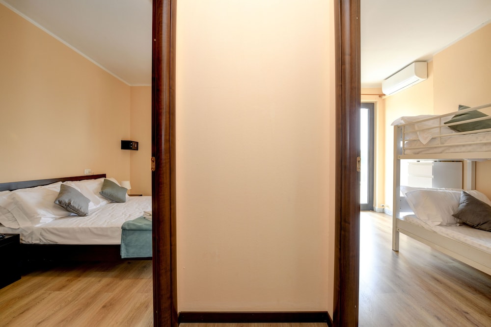 Standard Room, 1 Bedroom, Garden View