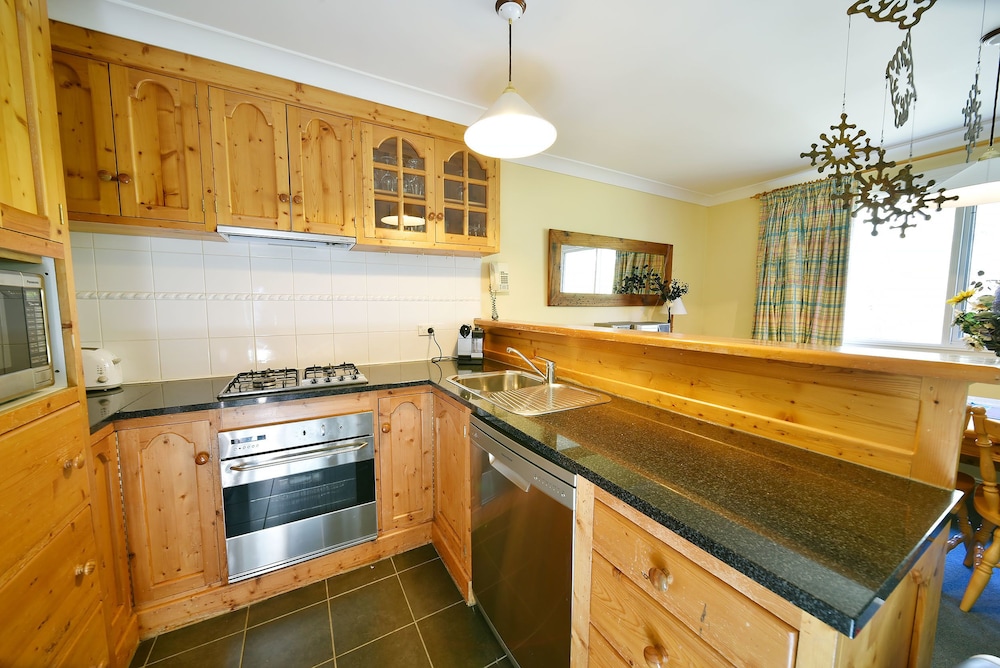 Chalet, 2 Bedrooms plus 1 Loft Bedroom photo 3
