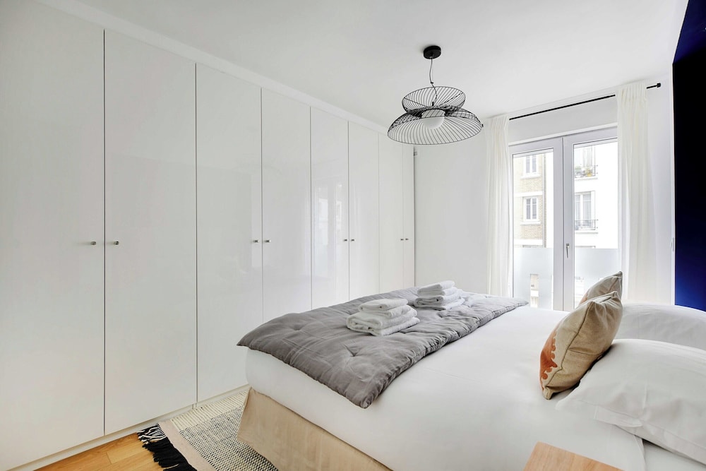 Apartment photo 2
