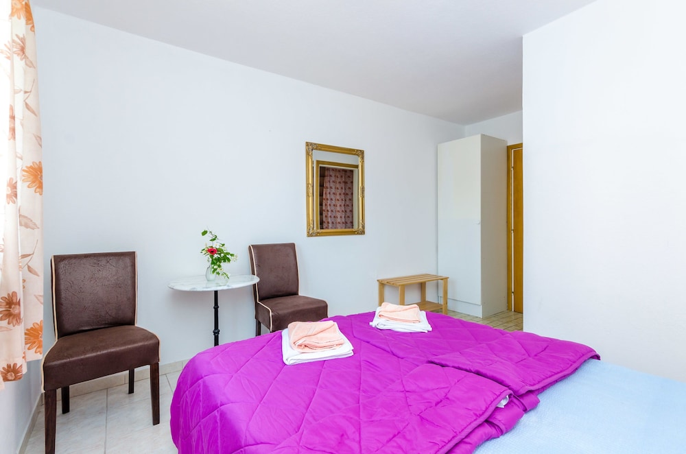 Basic Double Room, Patio, Garden View