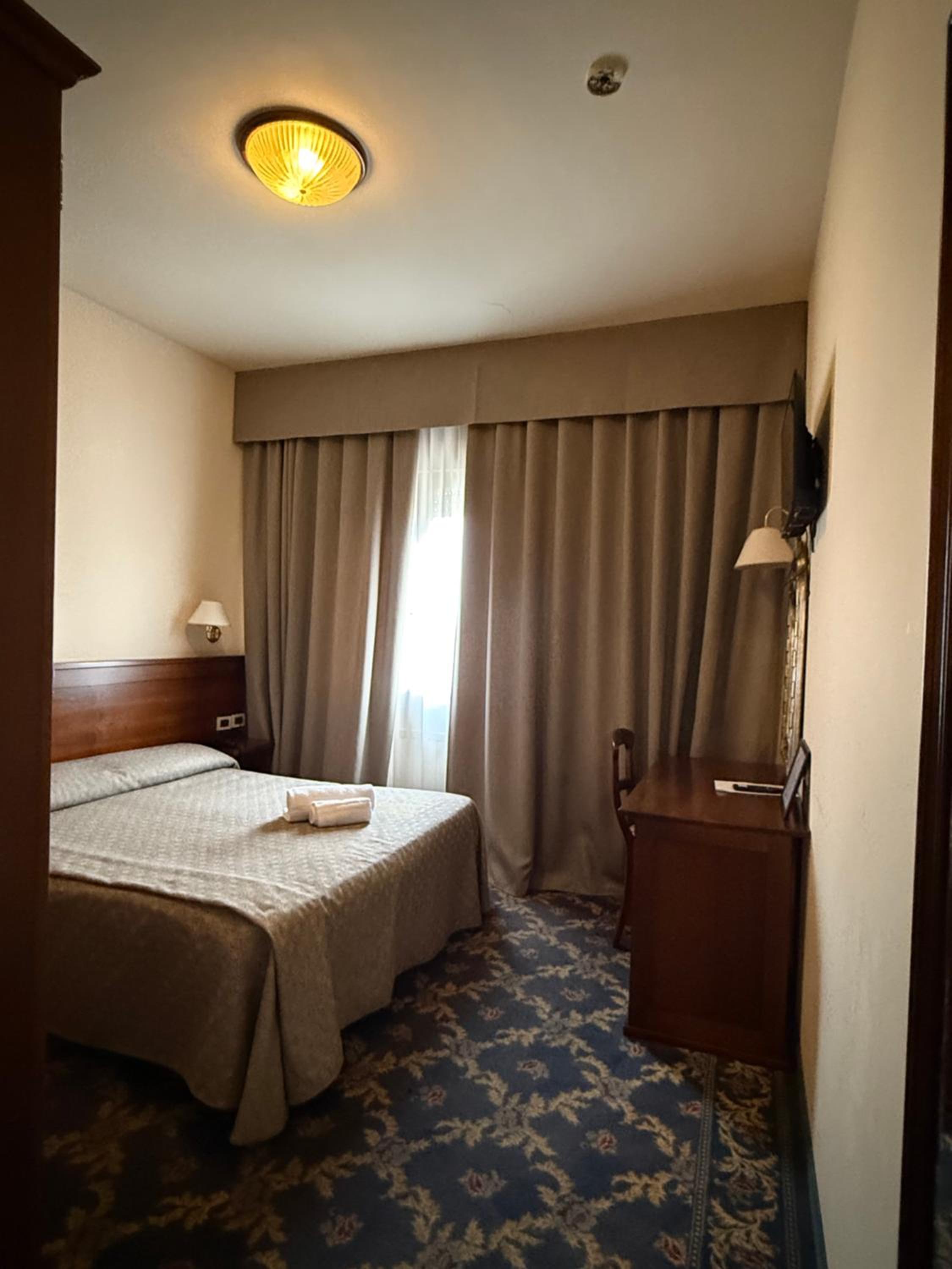 Basic Double Room photo 3