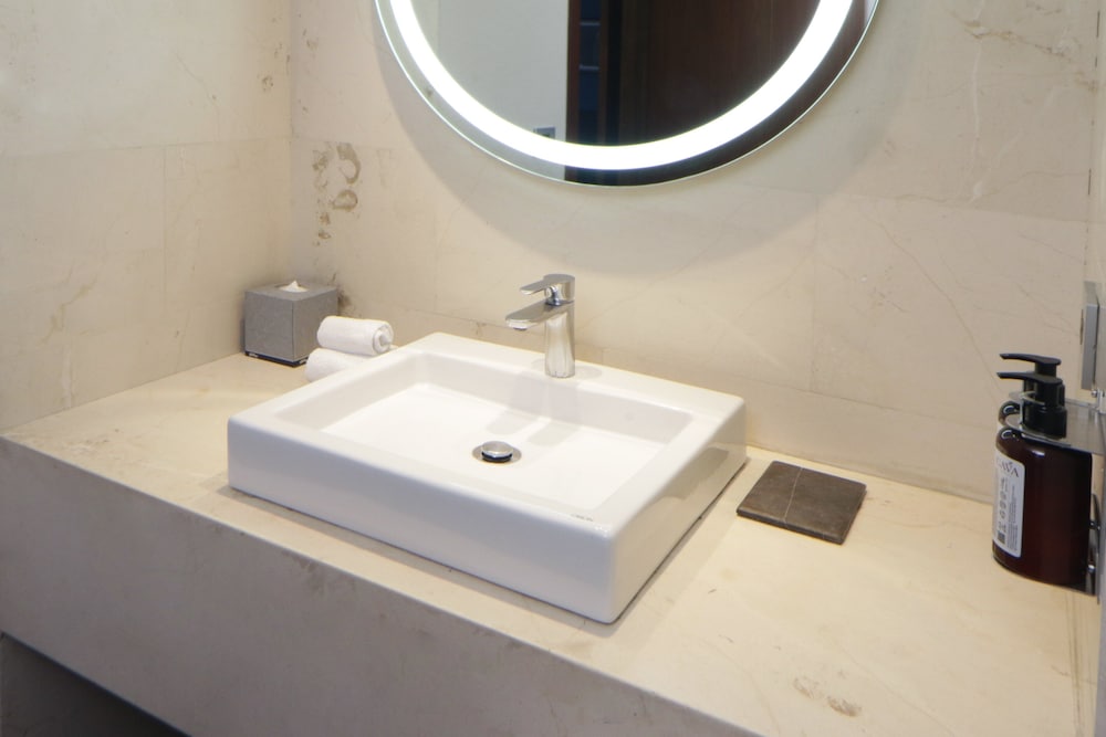 Suite - Photo 6