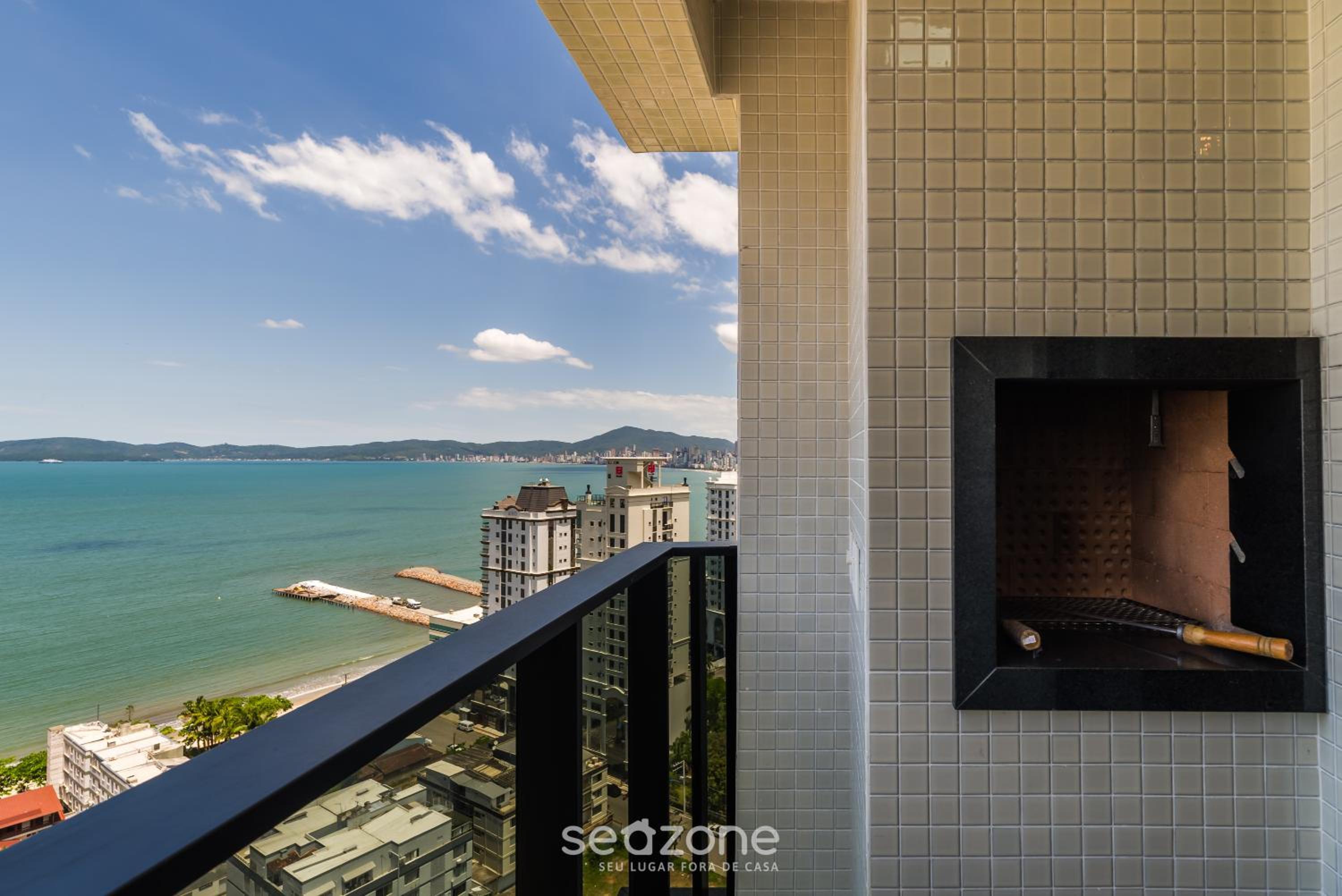 Apartment with View photo 2