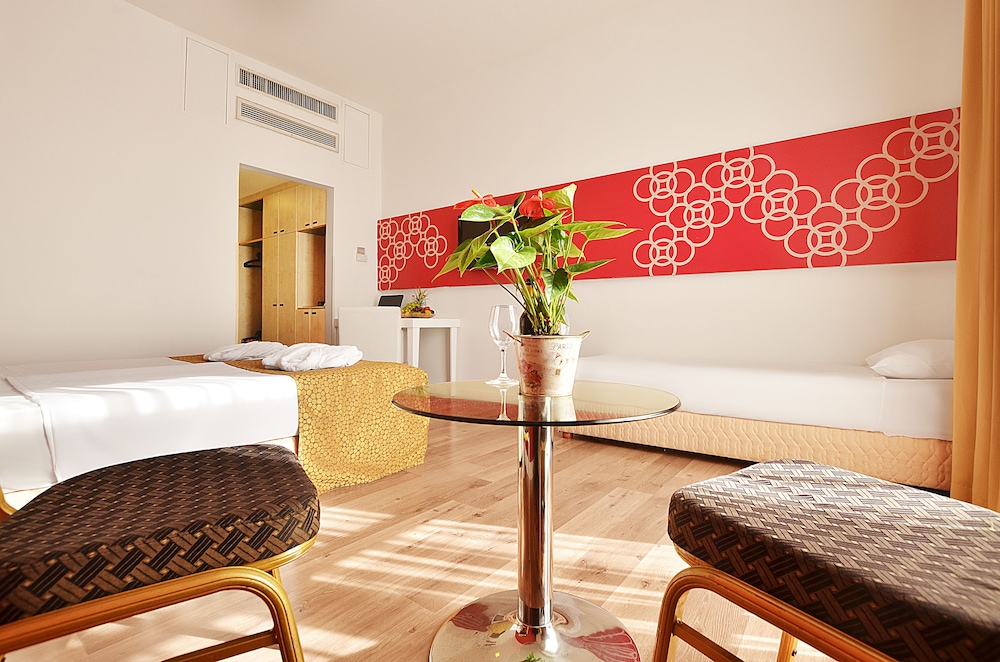 Superior Room, 2 Twin Beds photo 3