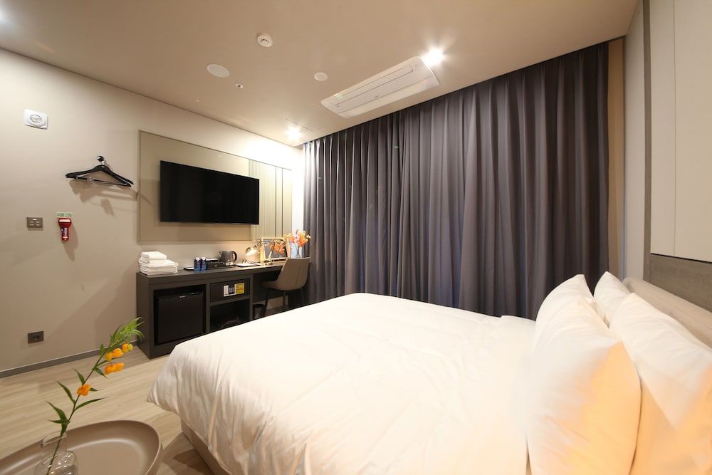 Standard Double Room - Photo 5