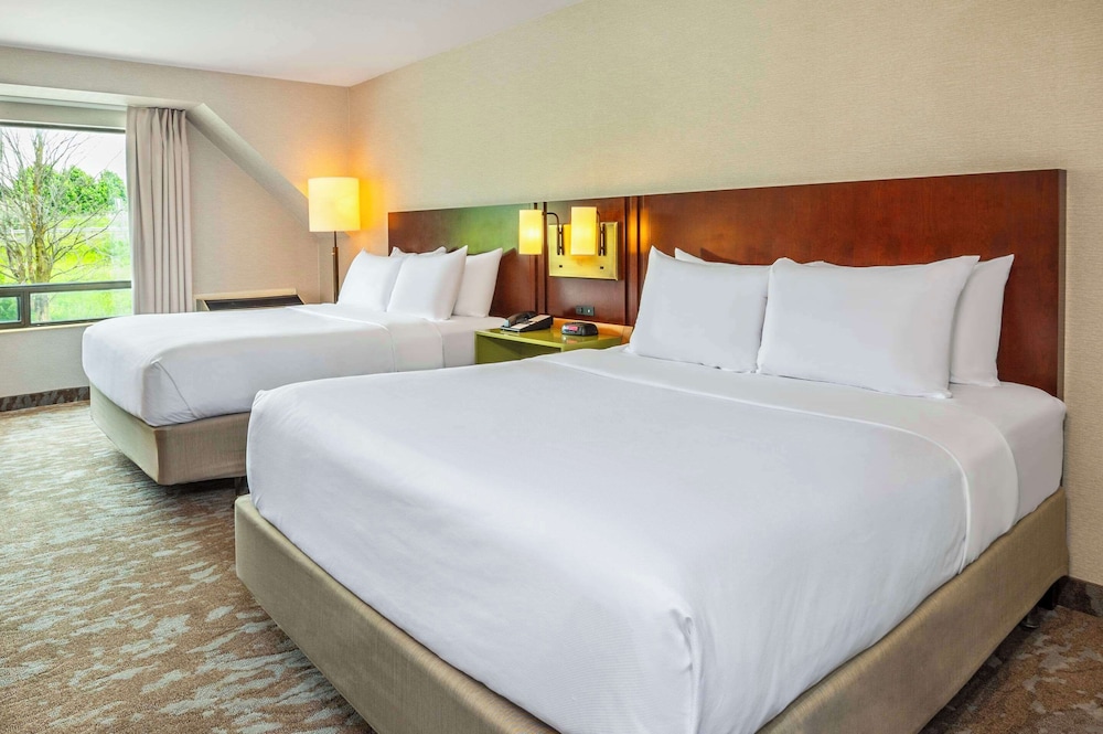 Room, 2 Queen Beds, Non Smoking photo 1