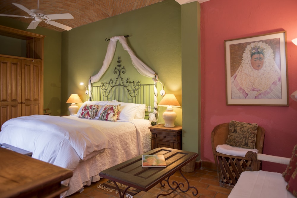 Traditional Suite, 1 King Bed, Non Smoking