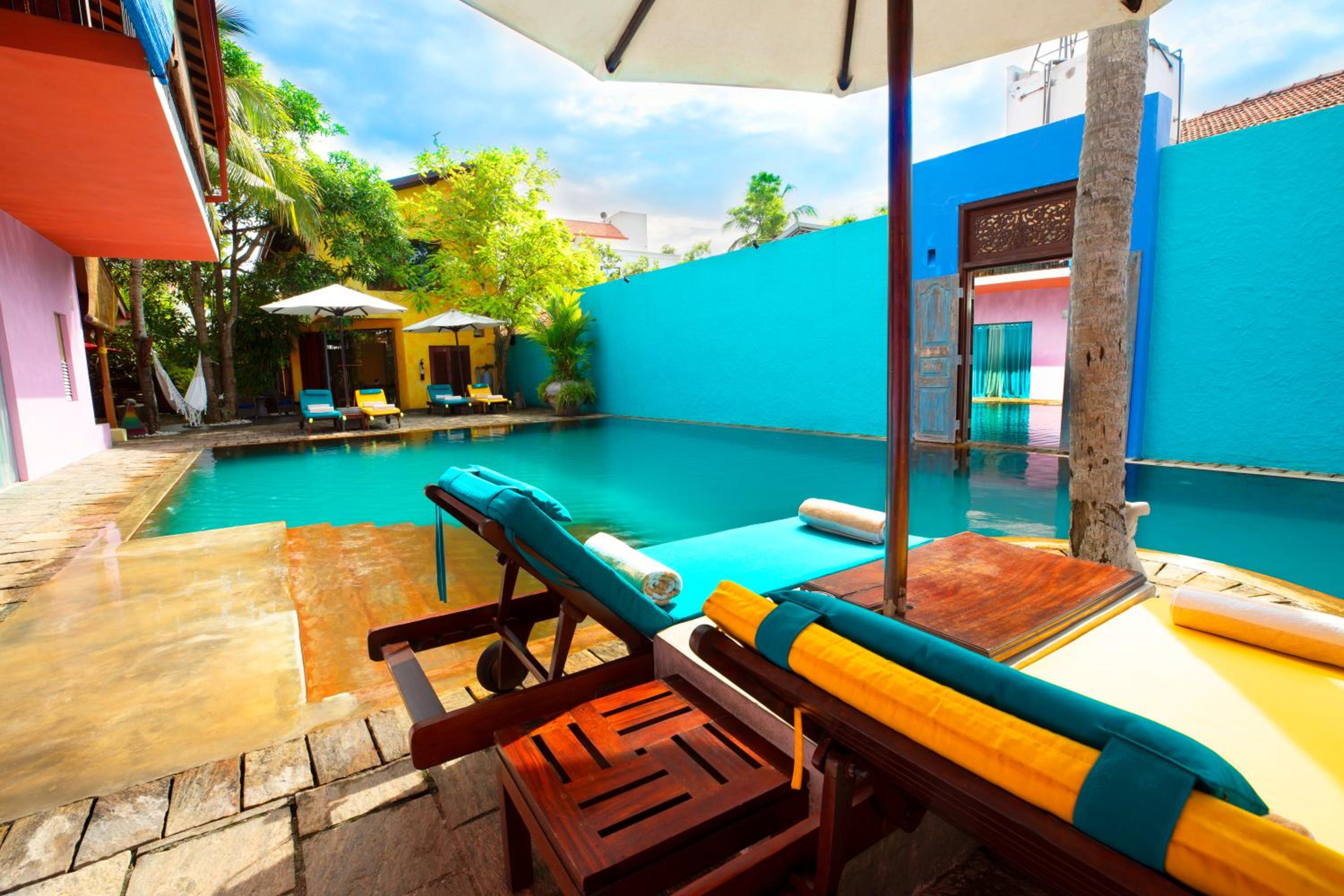 Deluxe Double or Twin Room with Pool View - Photo 8