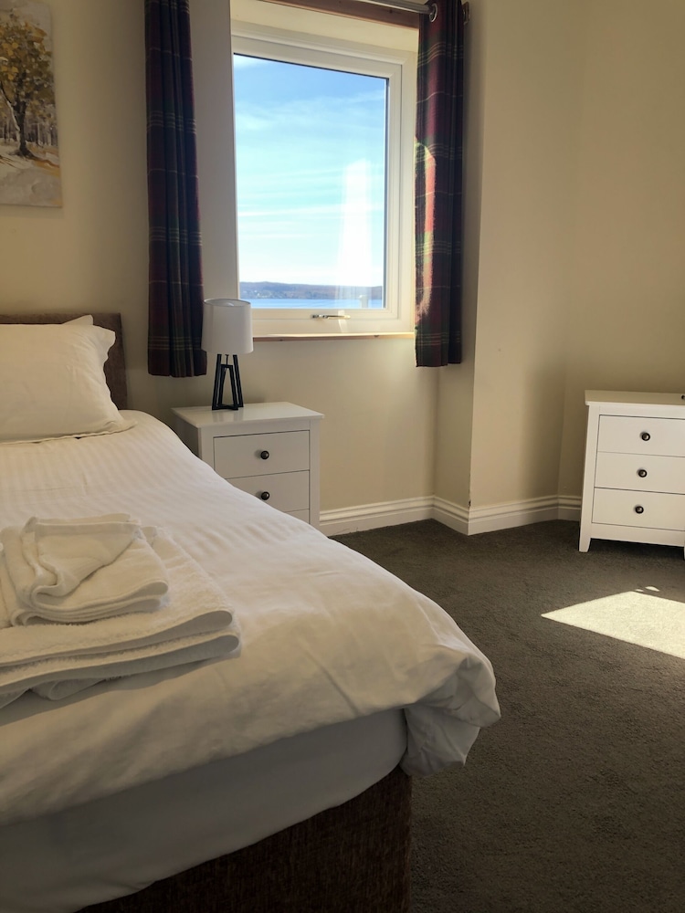 Family Suite, Private Bathroom, Partial Sea View (double bedroom) - Photo 2