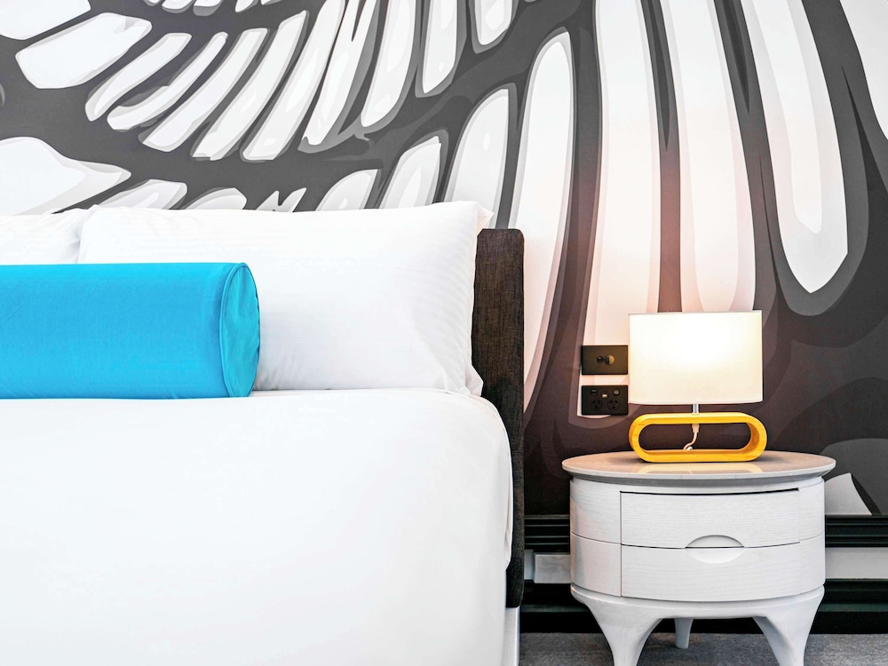 Rejuvenated Superior Room, Mountain View thumbnail 5