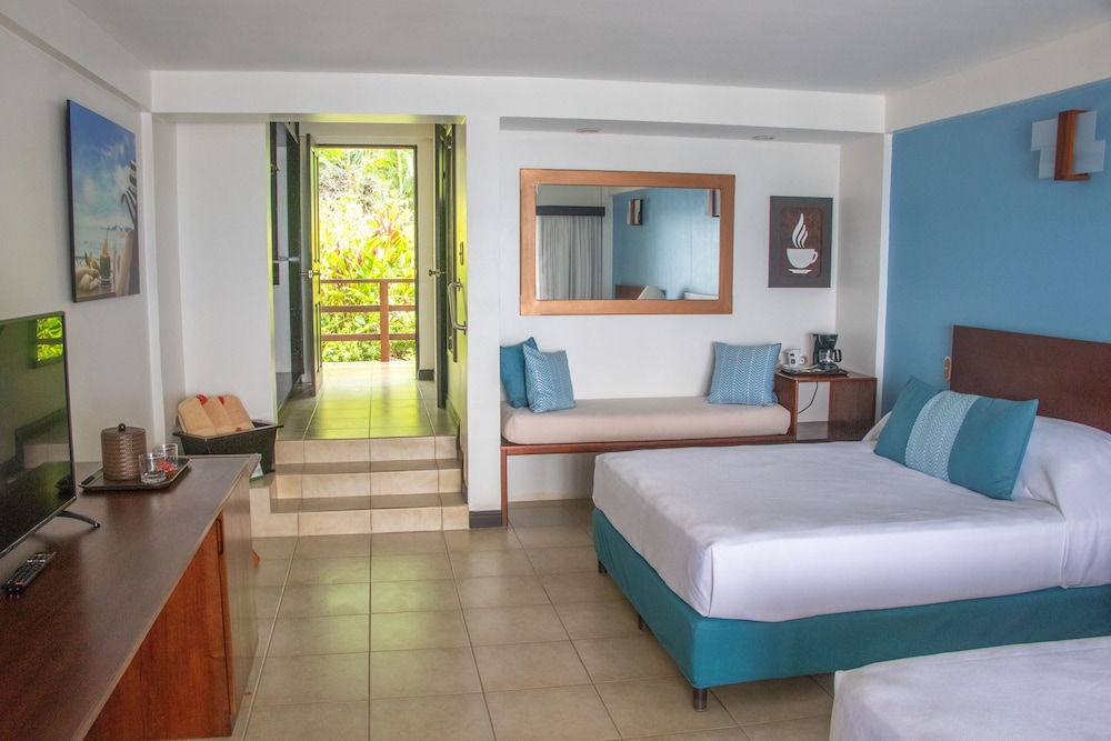 Beachfront Room, 2 Queen Beds photo 2