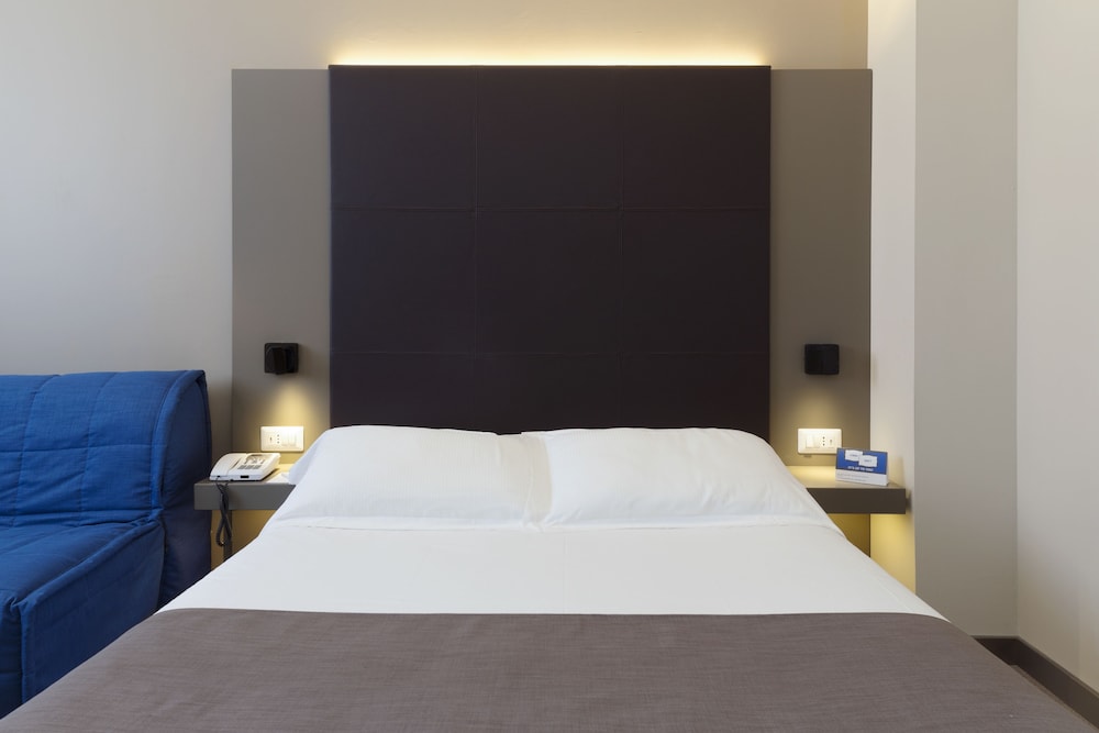 Superior Quadruple Room - Photo 5