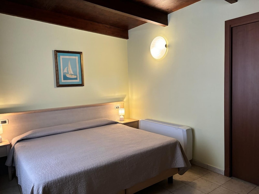 Double Room, 1 Queen Bed, Accessible photo 3