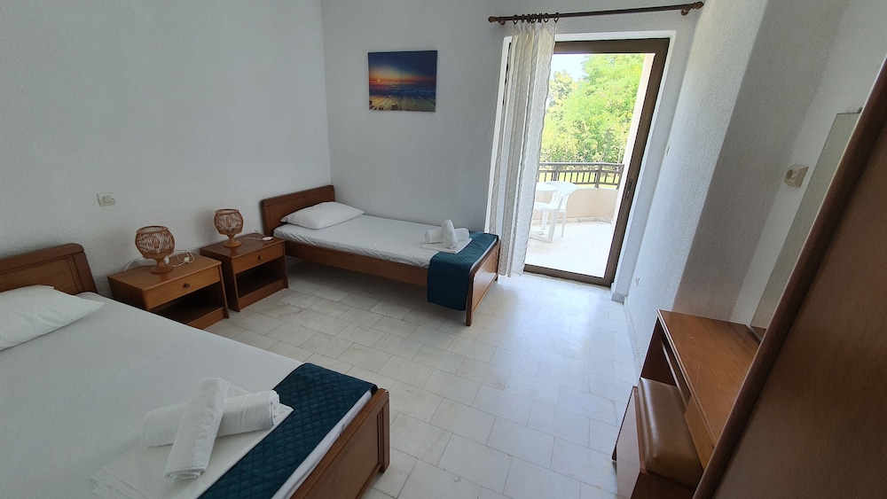 Standard Double or Twin Room photo 3